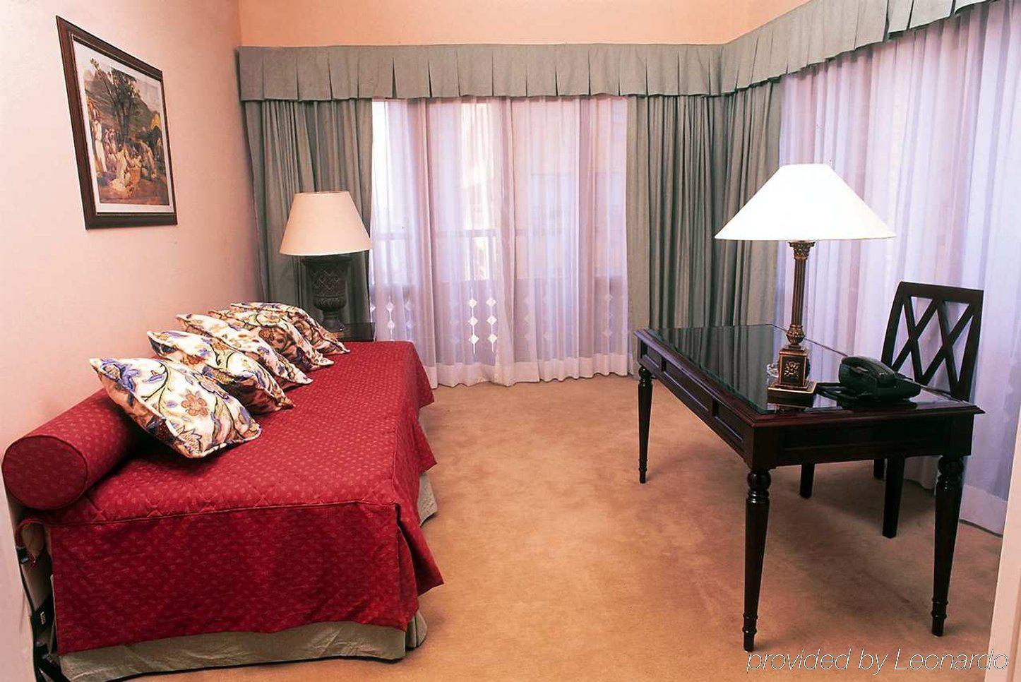 Cairo World Trade Center Hotel & Residences Rom bilde
